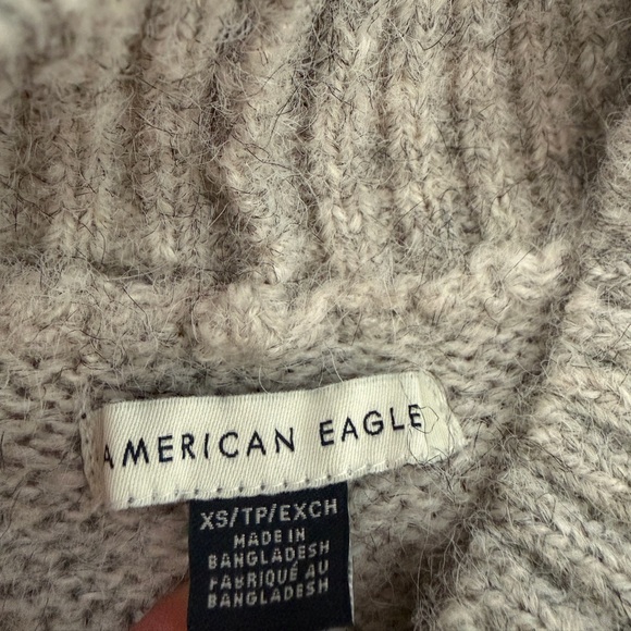 American Eagle Crew Neck Women’s Sweater NWT - Picture 3 of 5